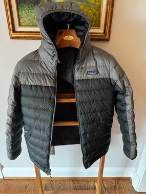 Patagonia Kids's Reversible Two-Tone Hooded Down Jacket - Gray/Charcoal